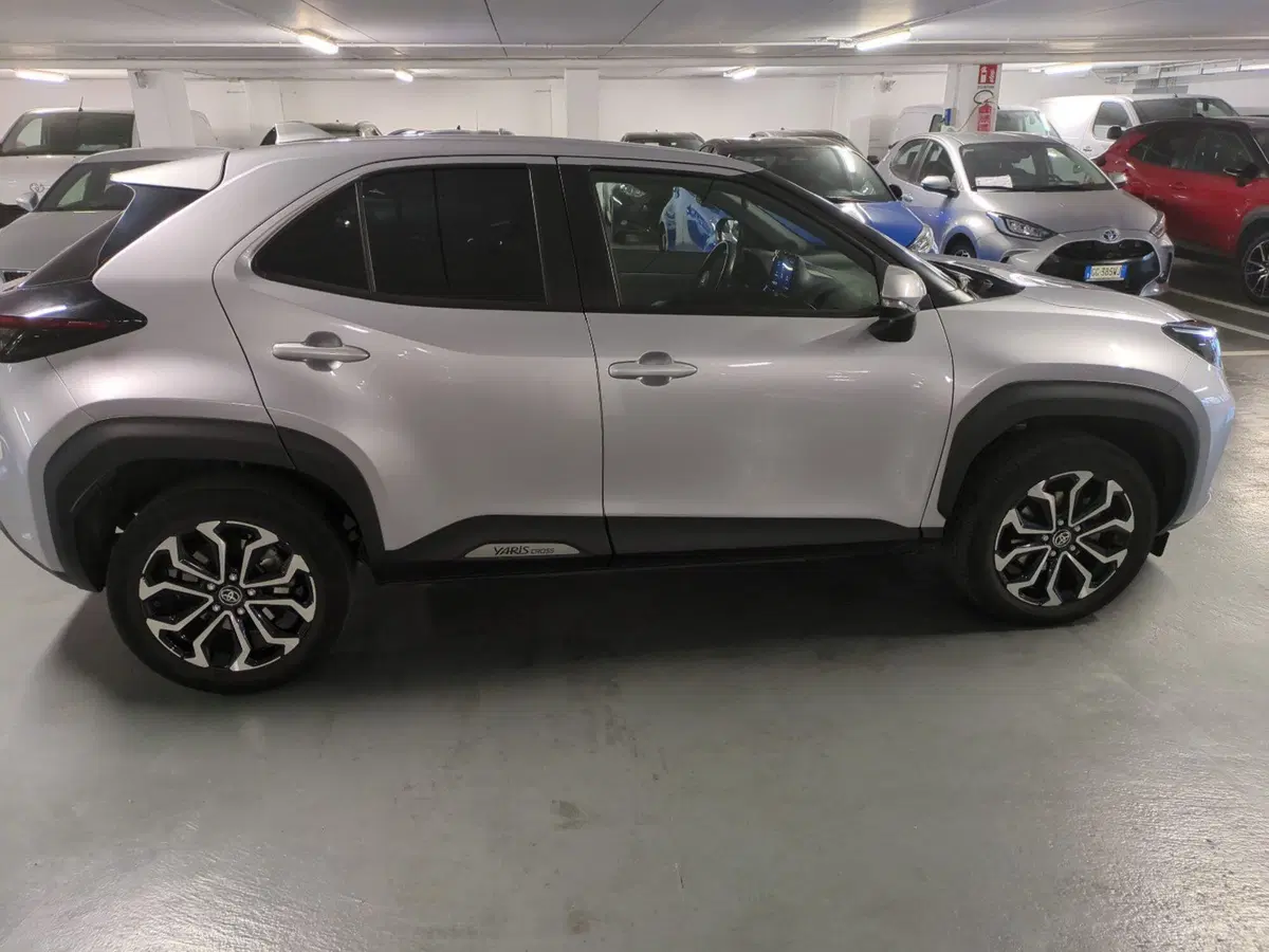 Toyota Yaris Cross usata a Milano (8)