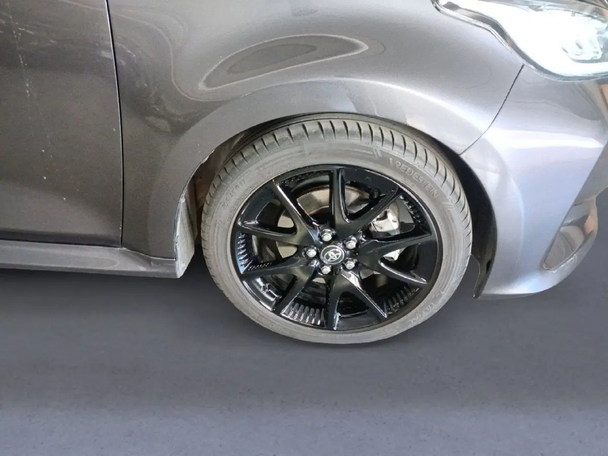 Toyota Yaris usata a Milano (10)