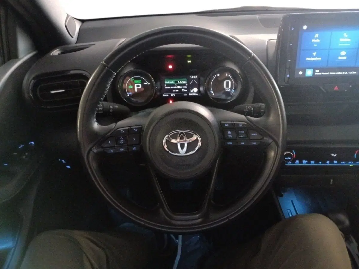 Toyota Yaris usata a Milano (11)