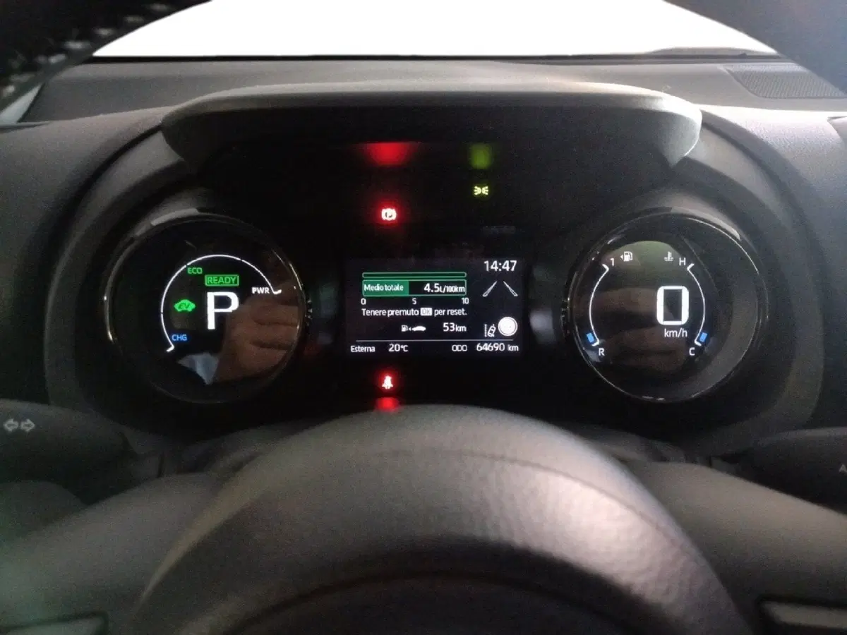 Toyota Yaris usata a Milano (13)