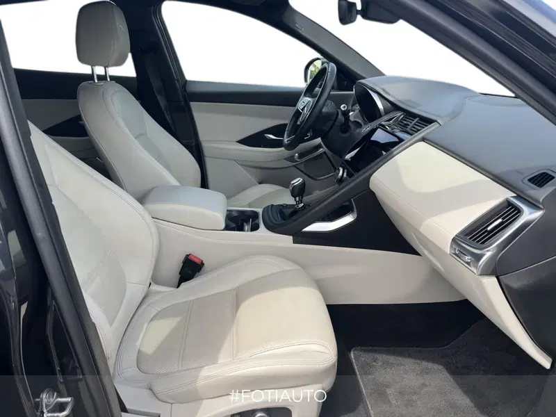Jaguar E-Pace usata a Catania (3)