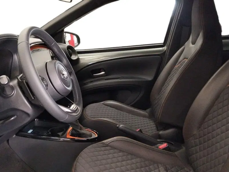 Toyota Aygo X usata a Roma (7)