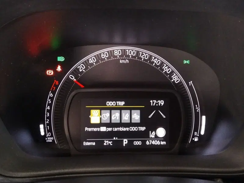 Toyota Aygo X usata a Roma (9)