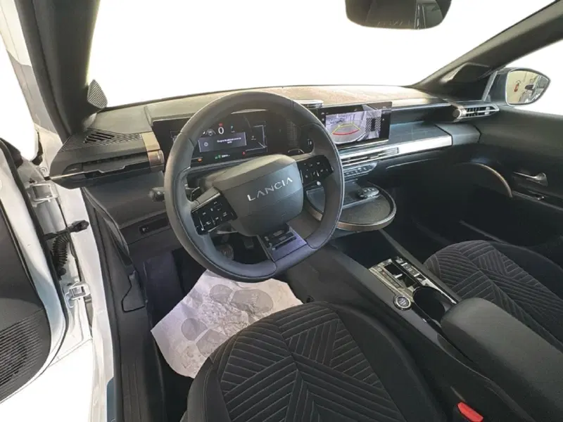 Lancia Ypsilon usata a Agrigento (18)