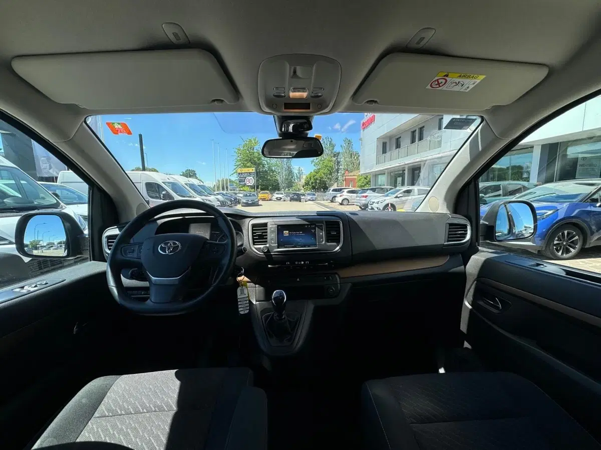 Toyota Proace Verso usata a Modena (17)
