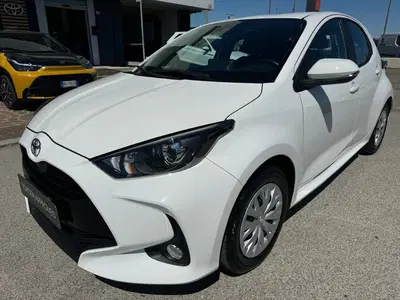 Toyota Yaris 1.0 5 porte Active del 2023 usata a Modena