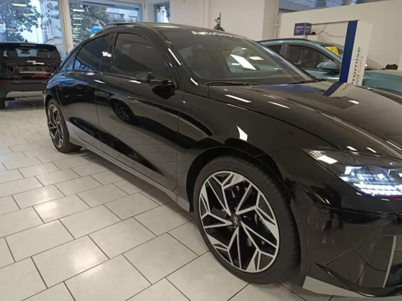 Hyundai Ioniq 5 nuova a Parma (13)