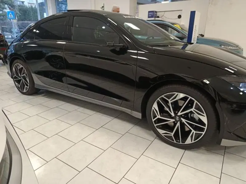 Hyundai Ioniq 5 nuova a Parma (14)