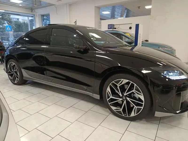 Hyundai Ioniq 5 nuova a Parma (15)