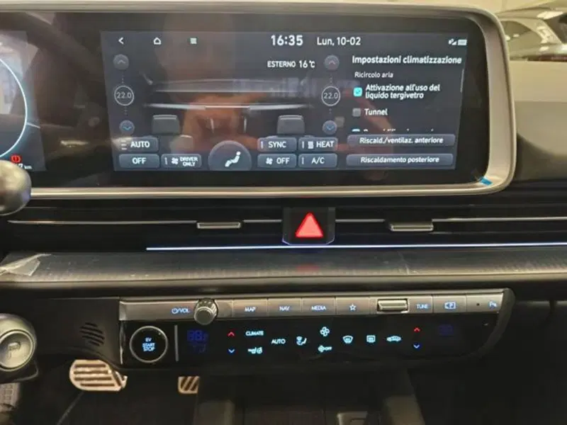 Hyundai Ioniq 5 nuova a Parma (20)