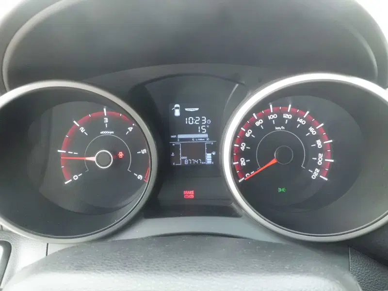 Ssangyong Tivoli usata a Pordenone (13)