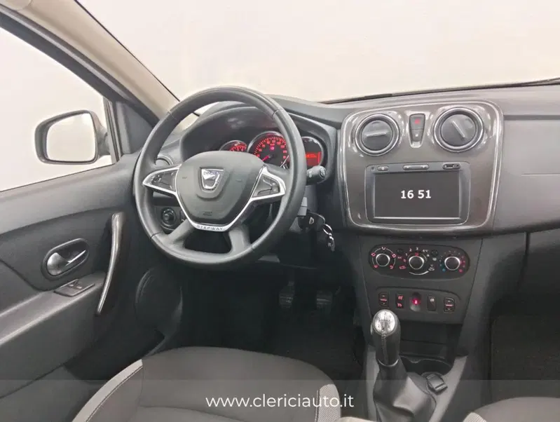 Dacia Sandero usata a Como (10)