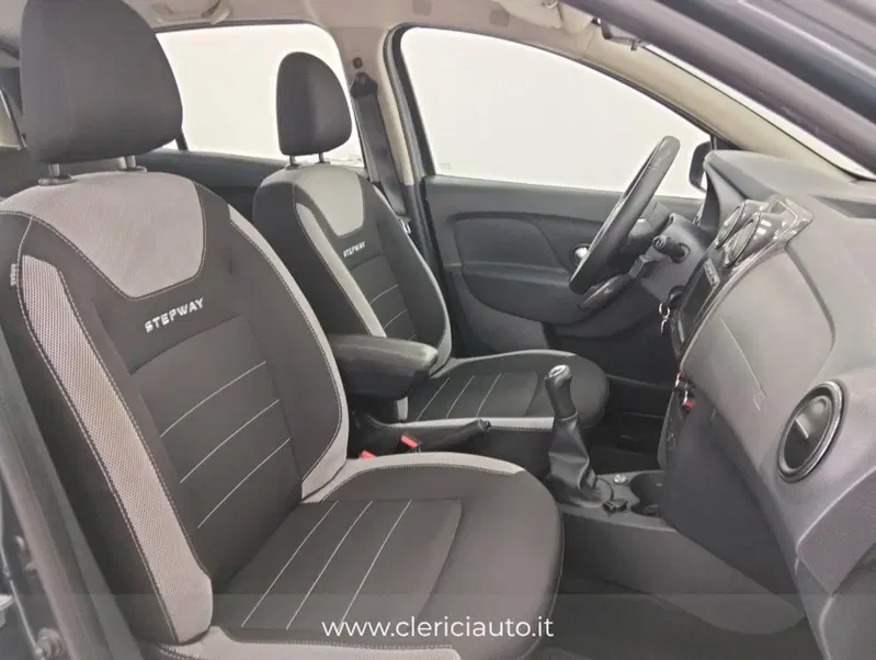 Dacia Sandero usata a Como (3)