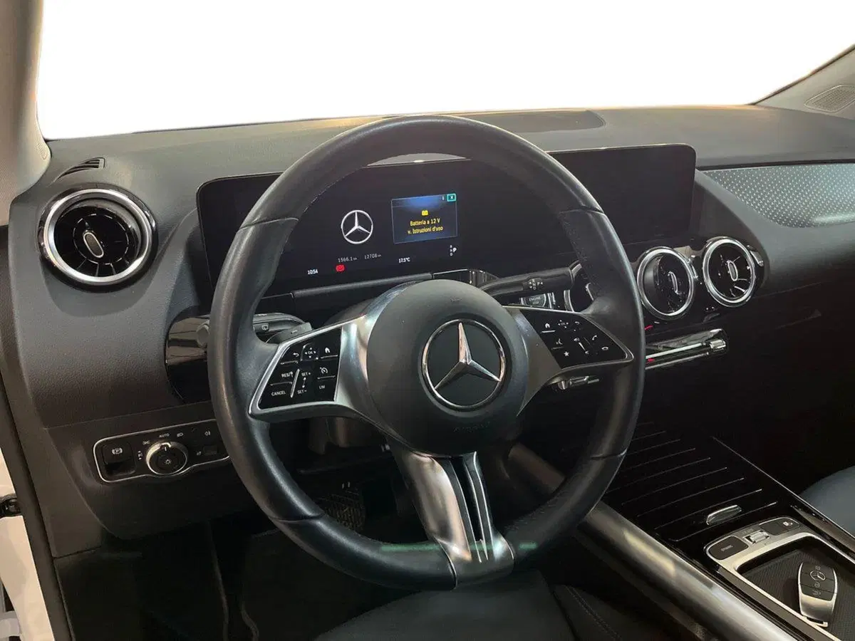 Mercedes-Benz GLA SUV usata a Bari (10)