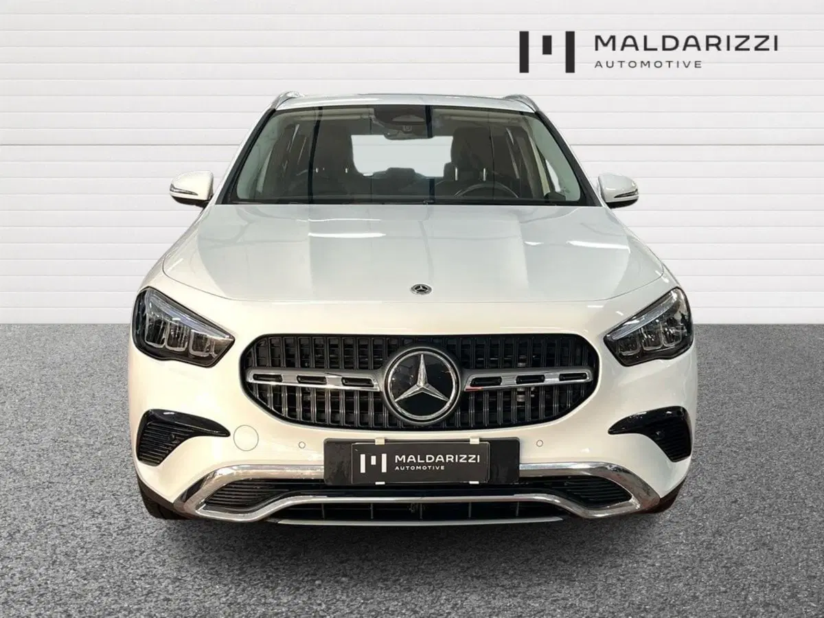 Mercedes-Benz GLA SUV usata a Bari (2)
