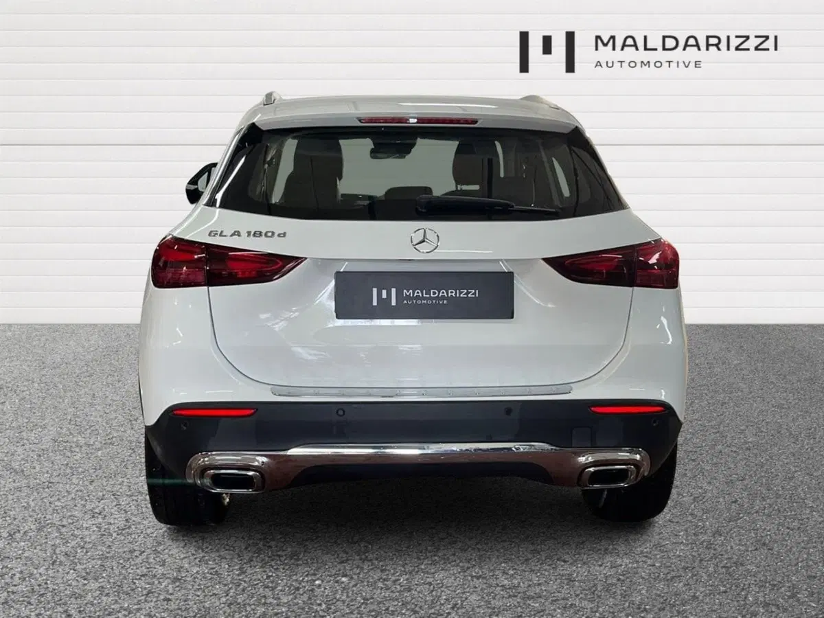 Mercedes-Benz GLA SUV usata a Bari (3)