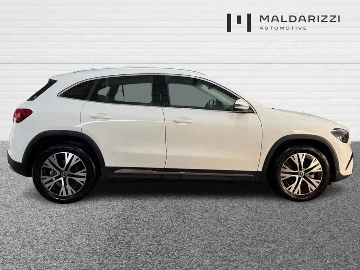 Mercedes-Benz GLA SUV usata a Bari (5)