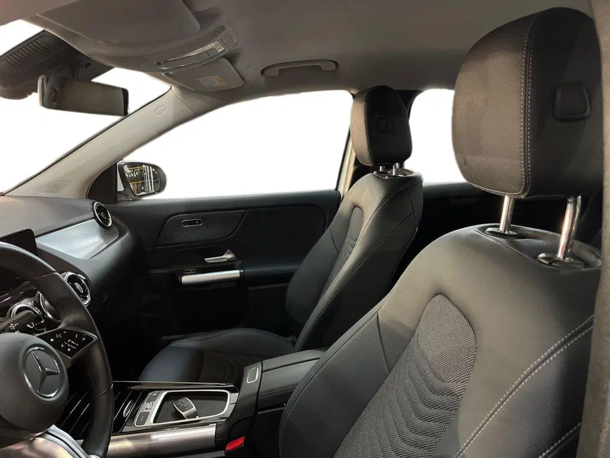 Mercedes-Benz GLA SUV usata a Bari (7)