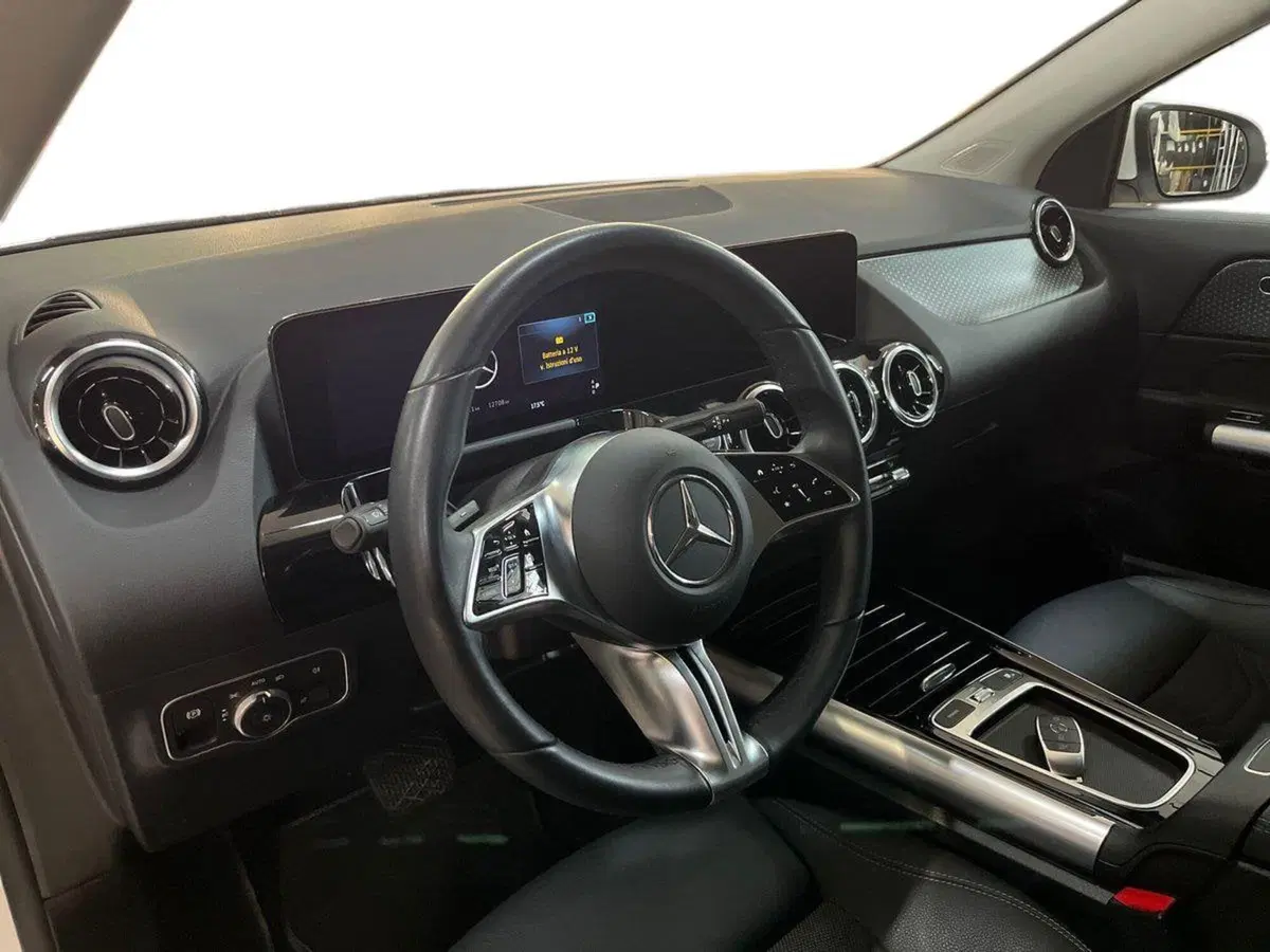 Mercedes-Benz GLA SUV usata a Bari (8)