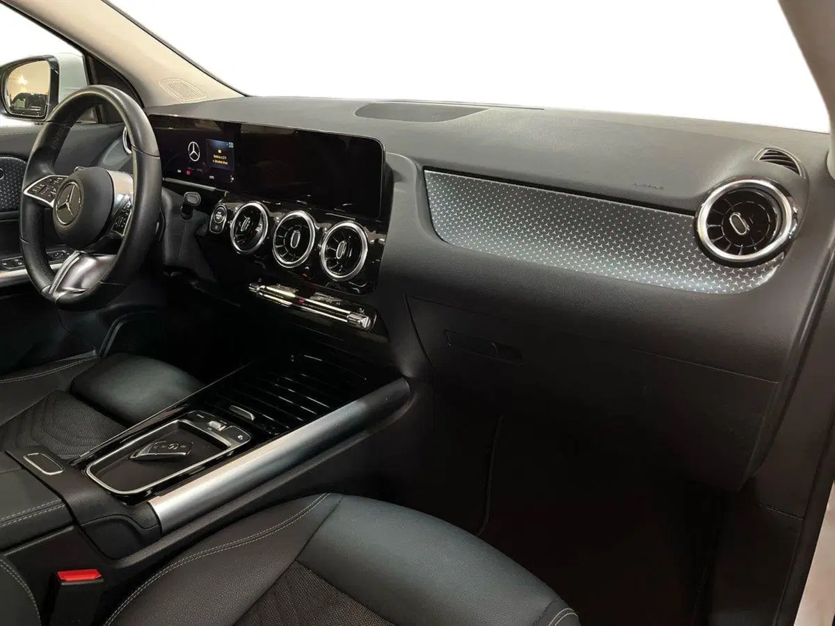 Mercedes-Benz GLA SUV usata a Bari (9)