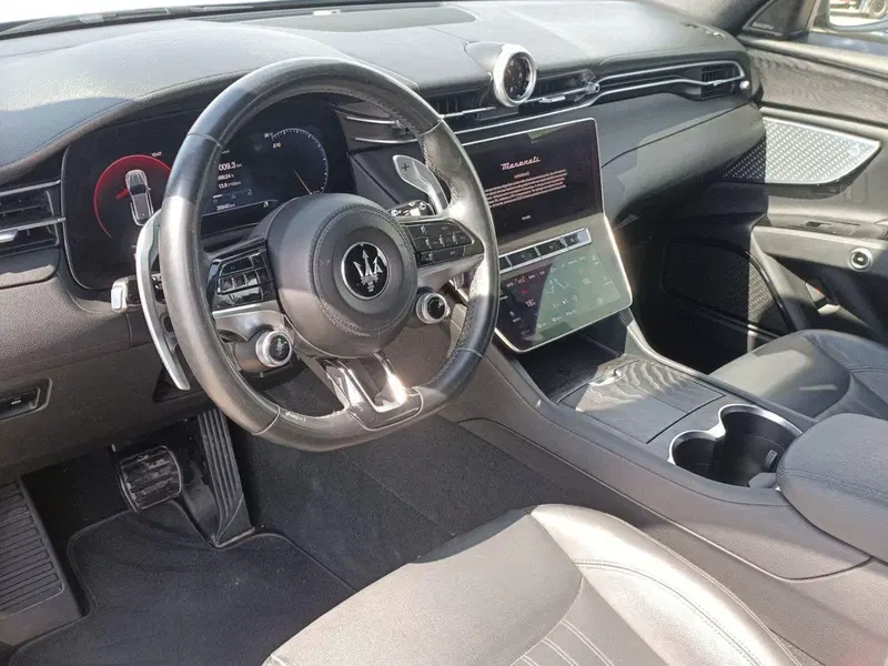 Maserati Grecale usata a Bari (10)
