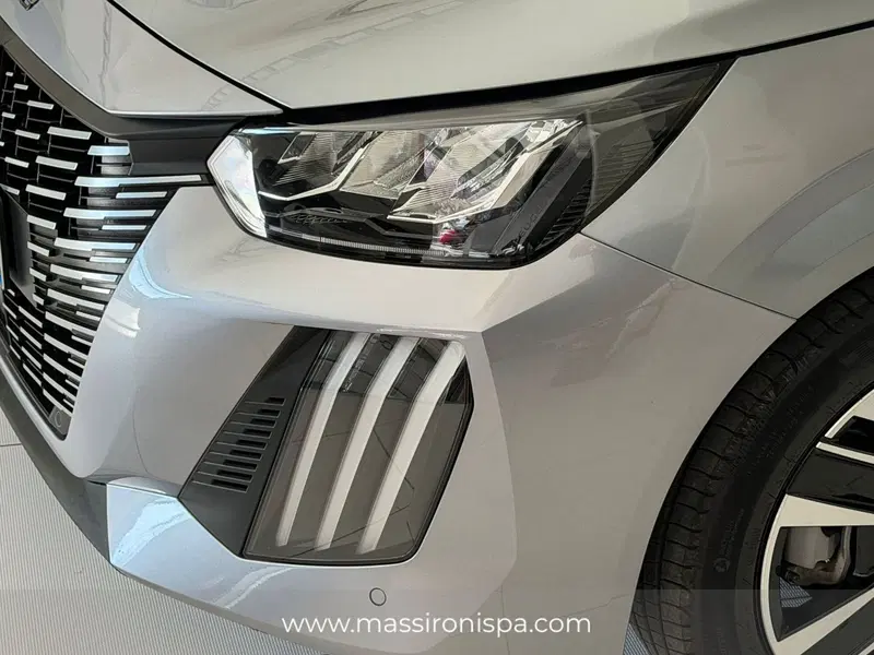 Peugeot 208 usata a Milano (15)