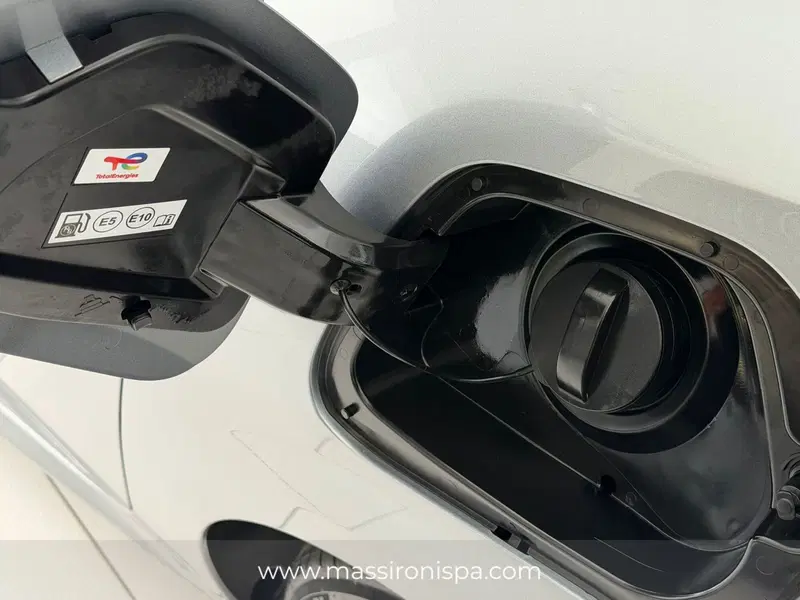 Peugeot 208 usata a Milano (16)