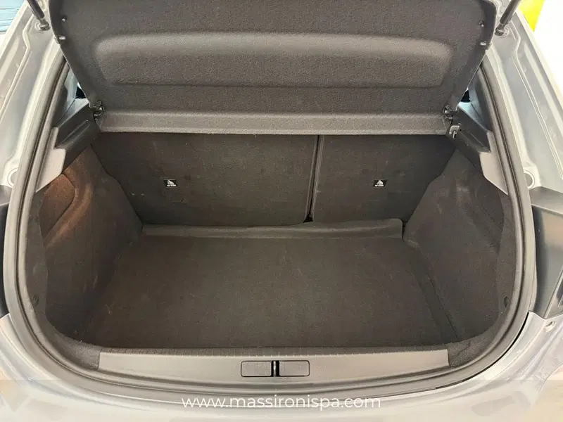 Peugeot 208 usata a Milano (17)