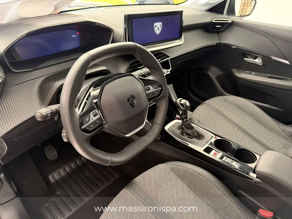 Peugeot 208 usata a Milano (6)