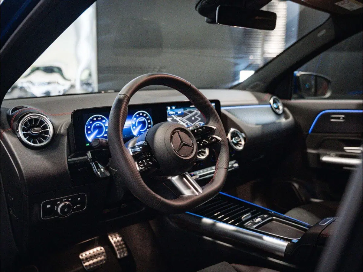 Mercedes-Benz EQA nuova a Ancona (10)