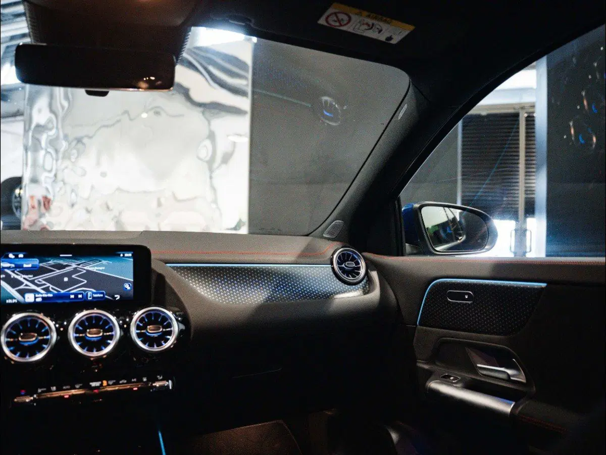 Mercedes-Benz EQA nuova a Ancona (18)