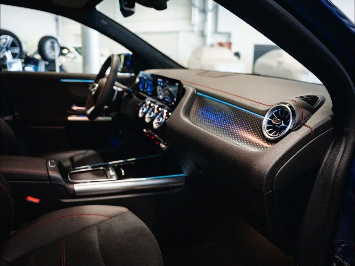 Mercedes-Benz EQA nuova a Ancona (20)