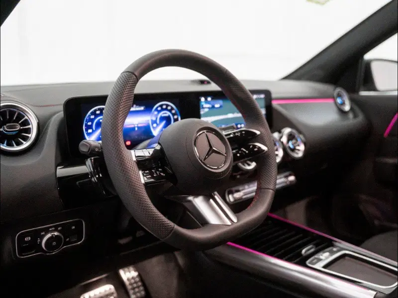 Mercedes-Benz EQA nuova a Macerata (13)
