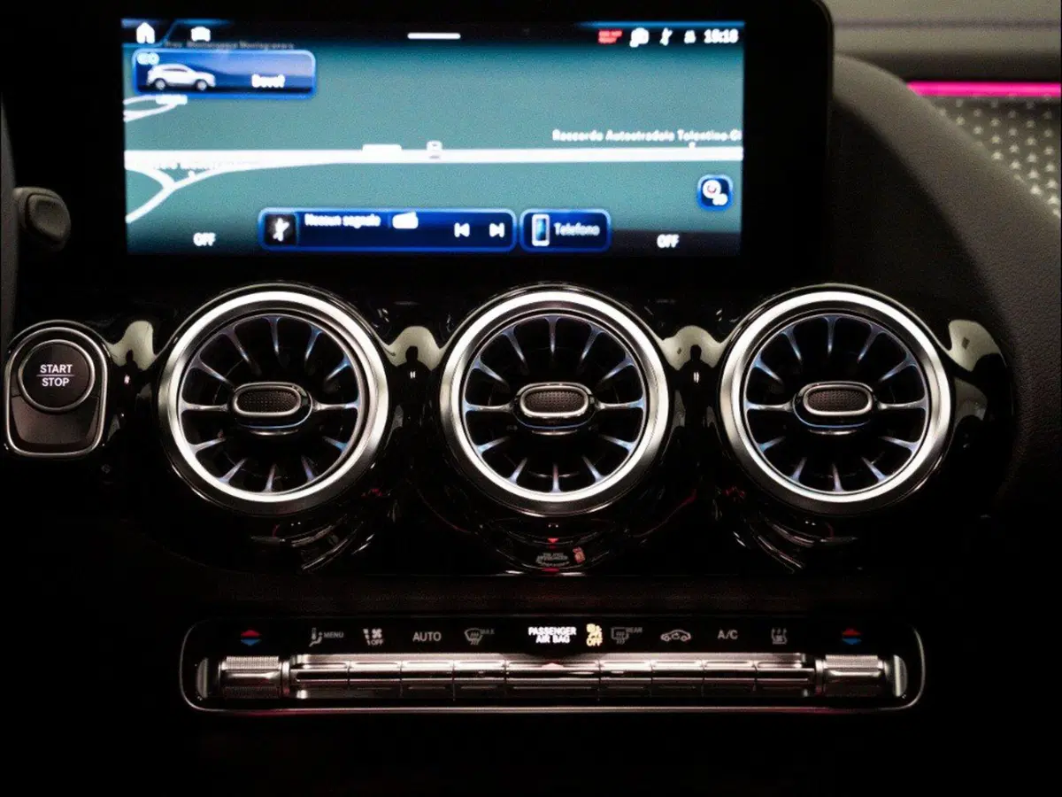 Mercedes-Benz EQA nuova a Macerata (20)