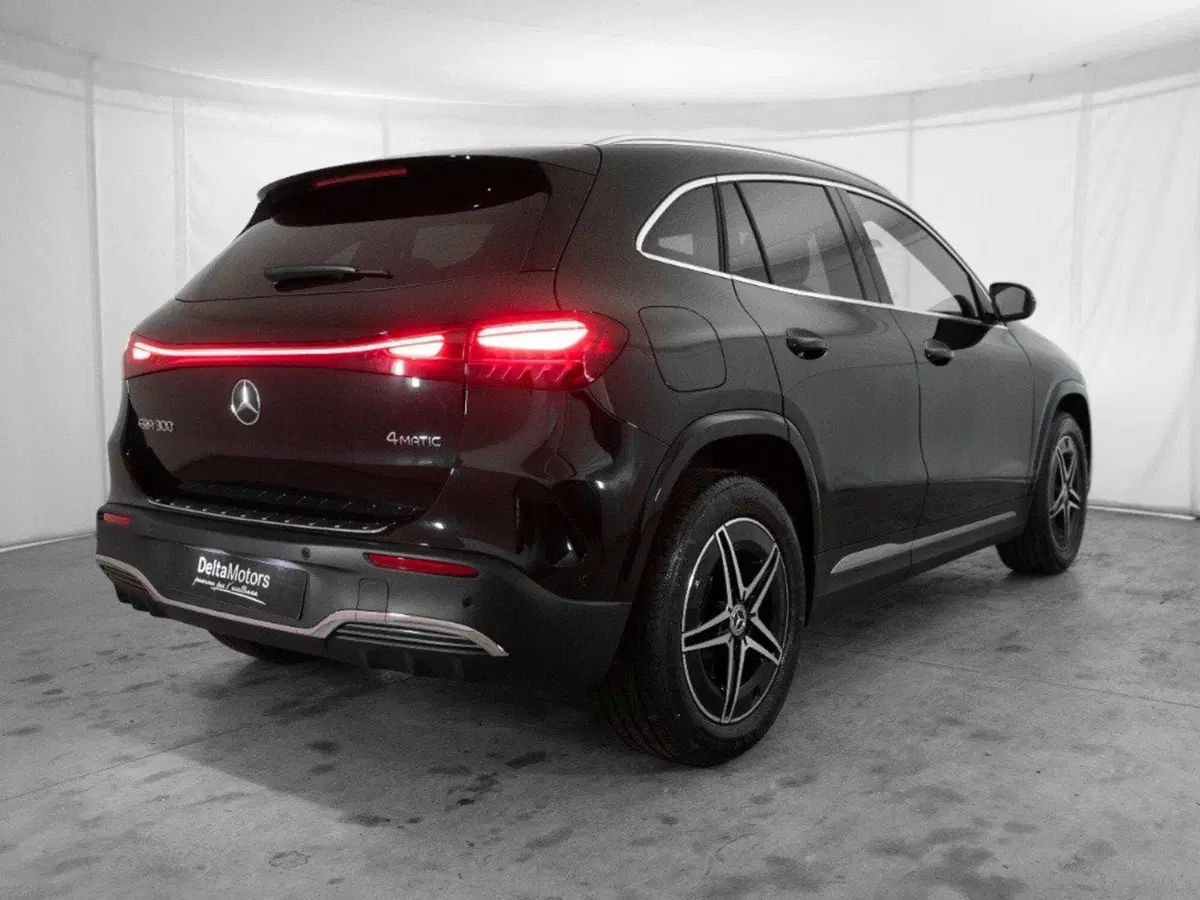 Mercedes-Benz EQA nuova a Macerata (4)