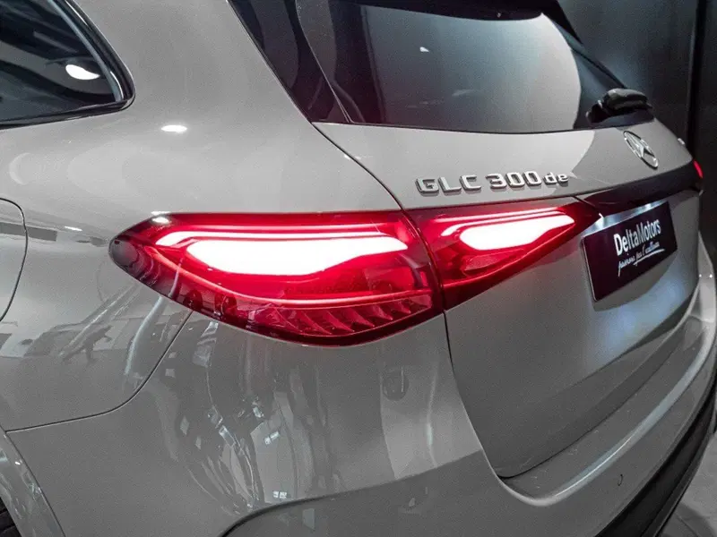 Mercedes-Benz GLC nuova a Ancona (8)