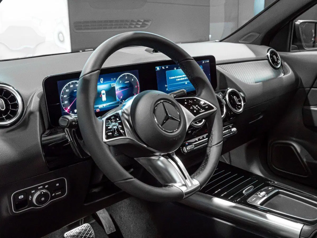 Mercedes-Benz GLA SUV nuova a Ancona (12)