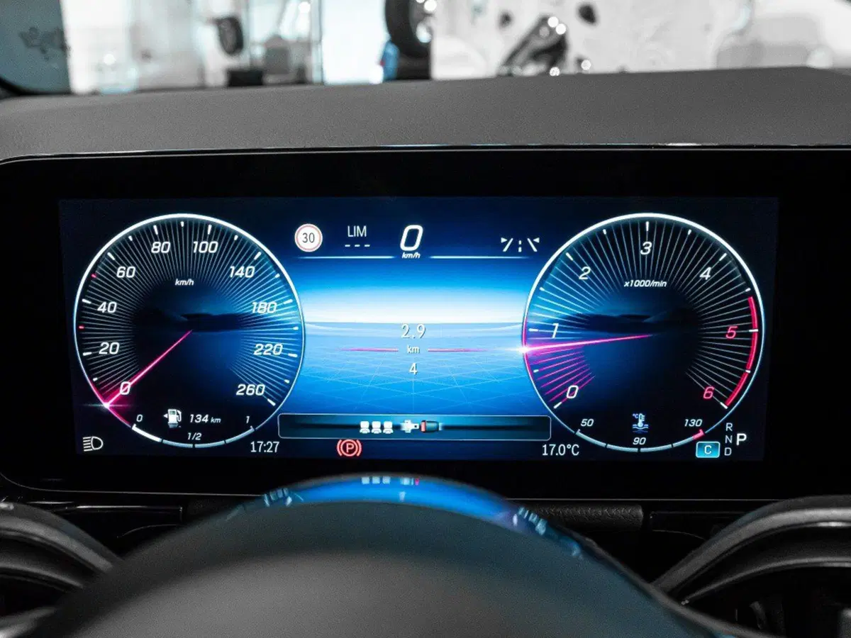 Mercedes-Benz GLA SUV nuova a Ancona (15)