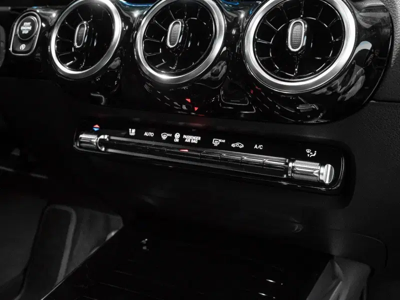 Mercedes-Benz GLA SUV nuova a Ancona (20)