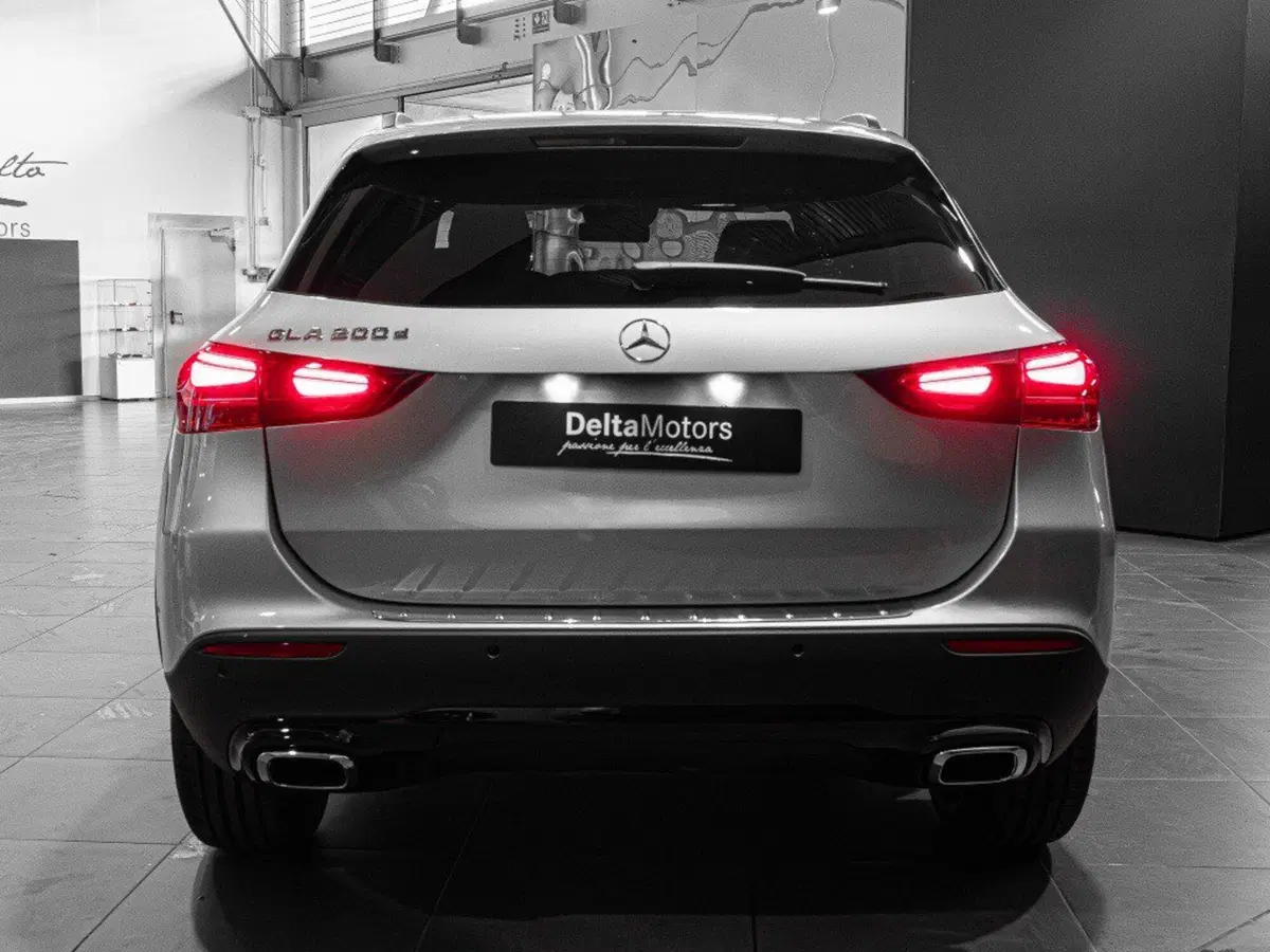 Mercedes-Benz GLA SUV nuova a Ancona (3)