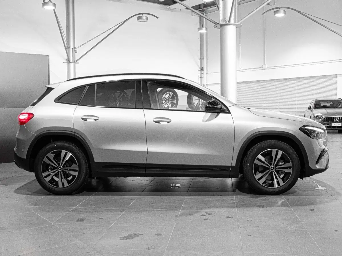 Mercedes-Benz GLA SUV nuova a Ancona (4)