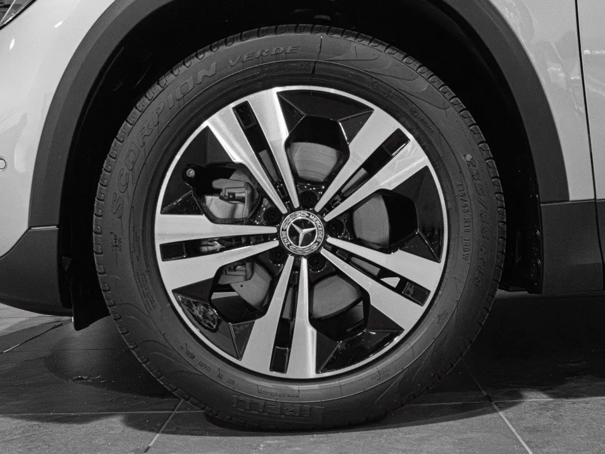 Mercedes-Benz GLA SUV nuova a Ancona (8)