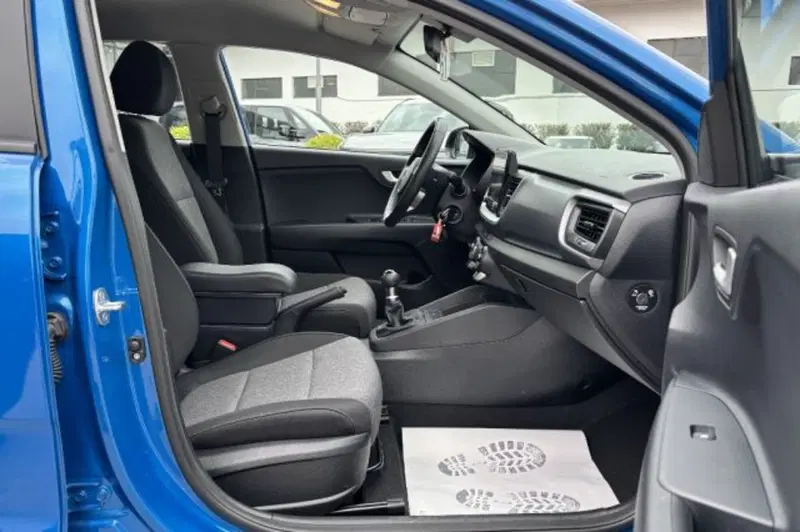 Kia Stonic usata a Latina (8)
