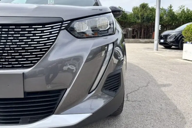 Peugeot 2008 usata a Latina (11)