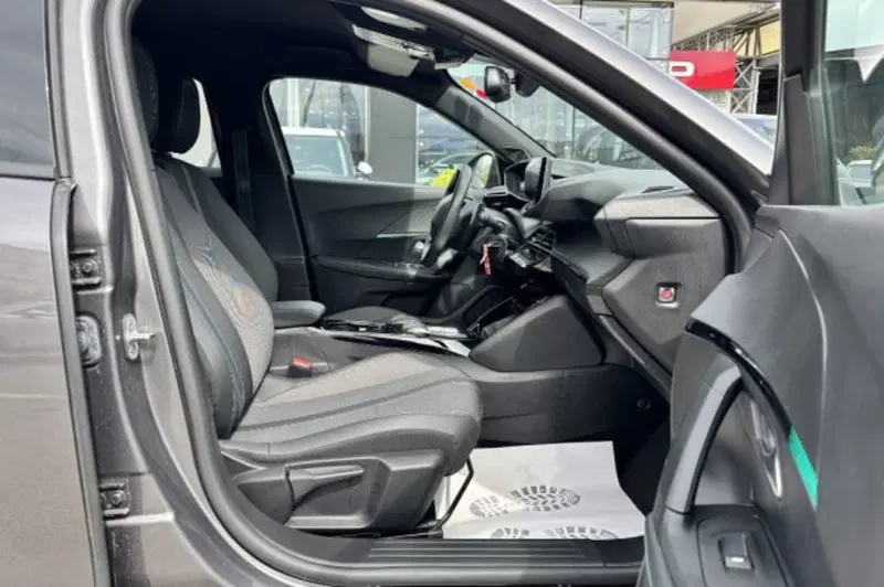 Peugeot 2008 usata a Latina (8)