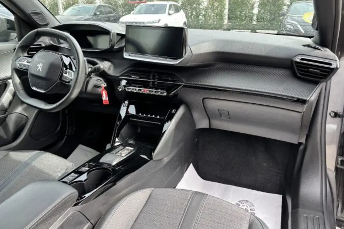 Peugeot 2008 usata a Latina (9)