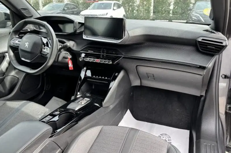 Peugeot 2008 usata a Latina (9)