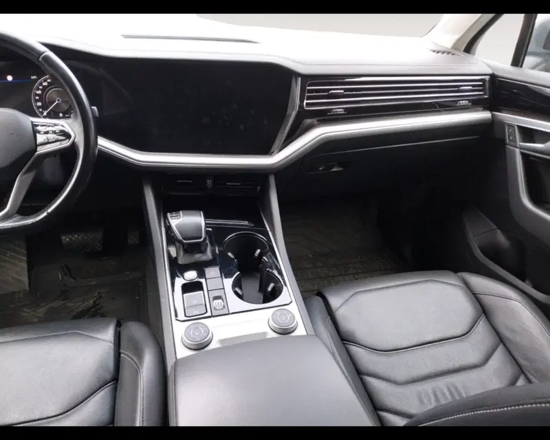 Volkswagen Touareg usata a Ravenna (11)