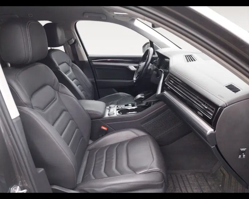 Volkswagen Touareg usata a Ravenna (15)