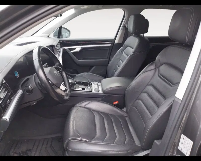 Volkswagen Touareg usata a Ravenna (9)